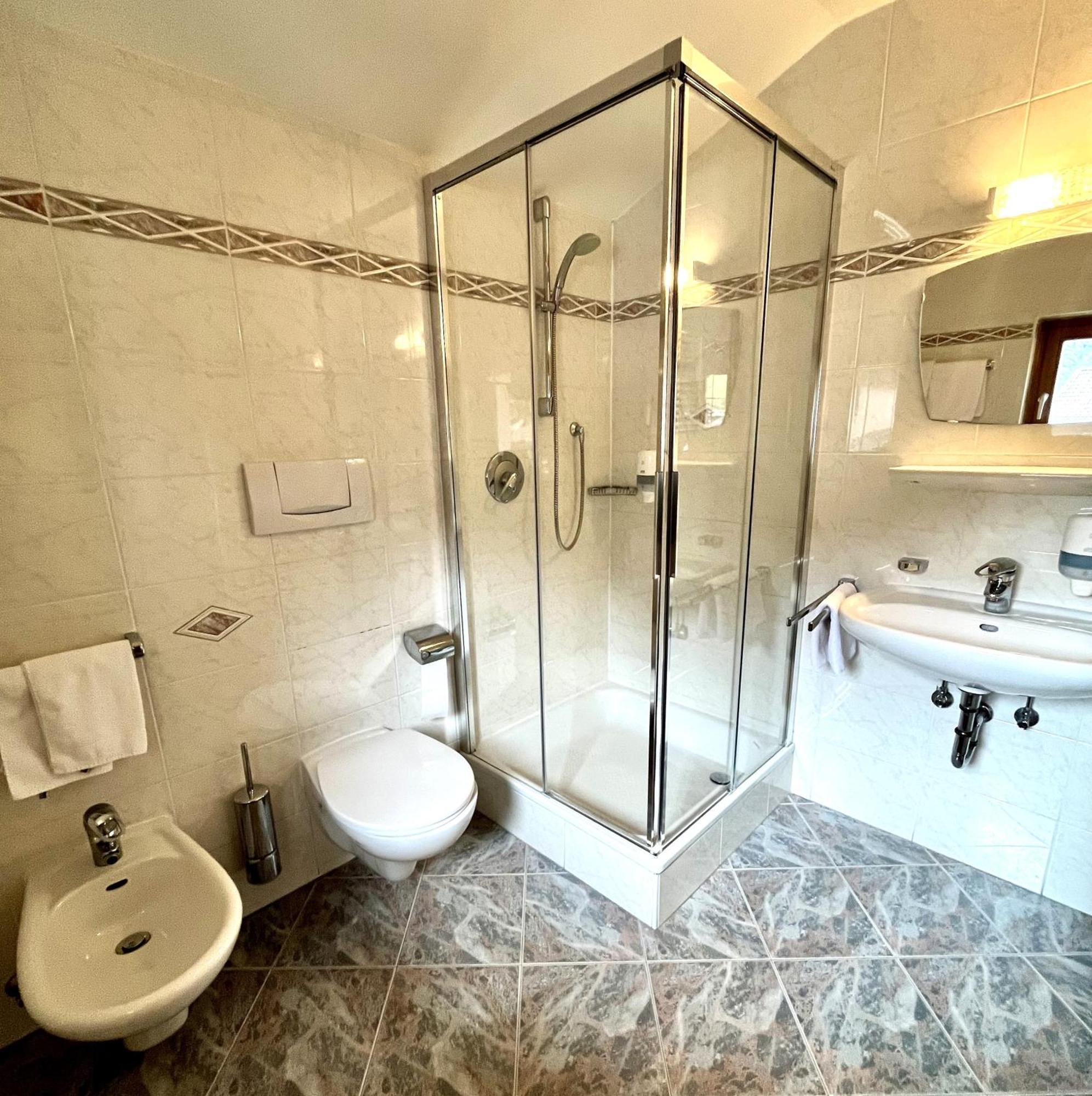 Hotel Gasthof Kircher 菲耶 外观 照片
